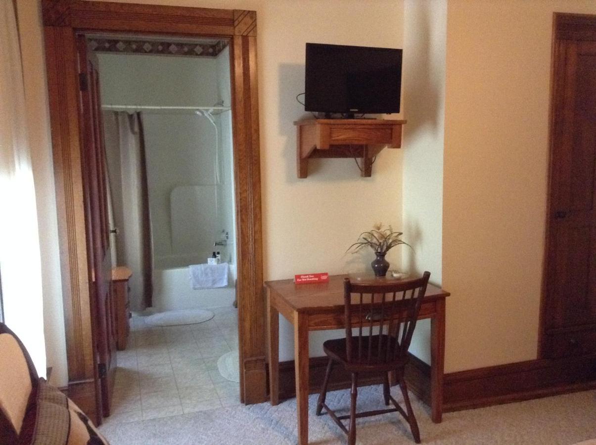 Ottaway Inn Llc Corry Екстер'єр фото